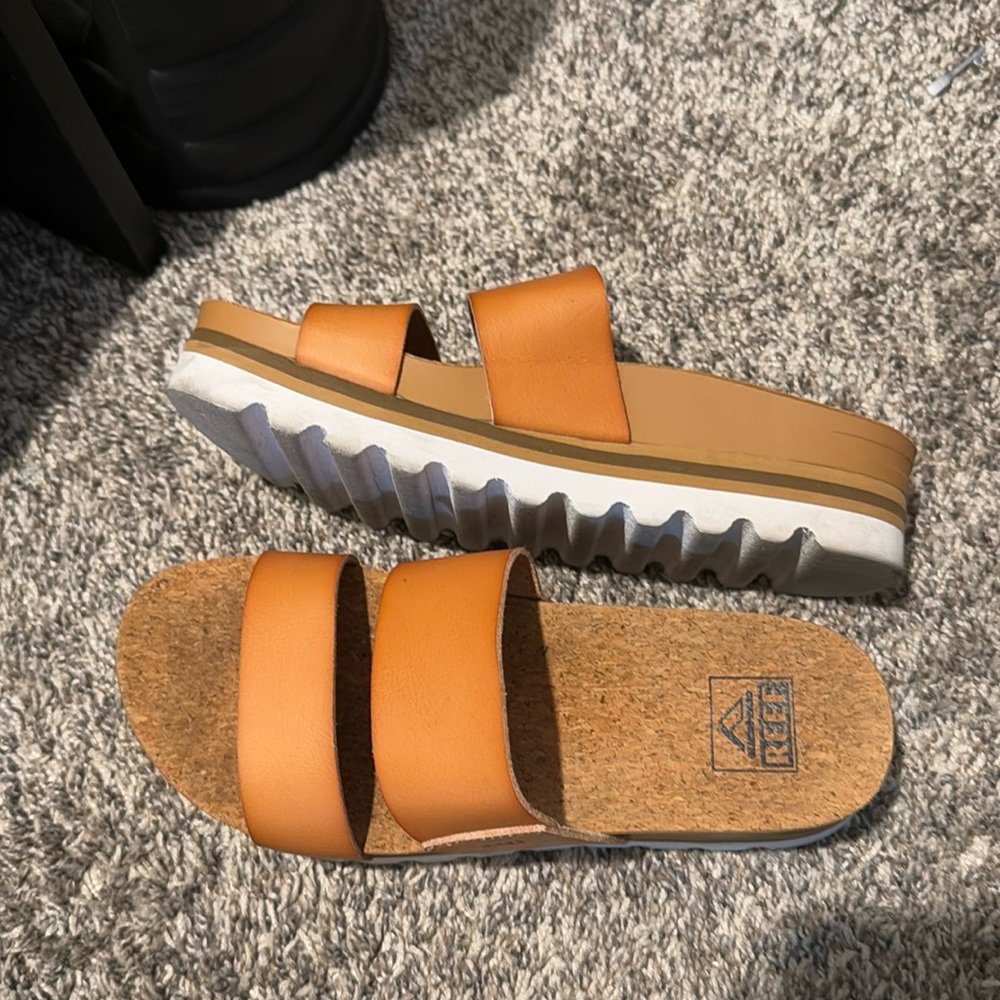 Reef platform sandals size 6